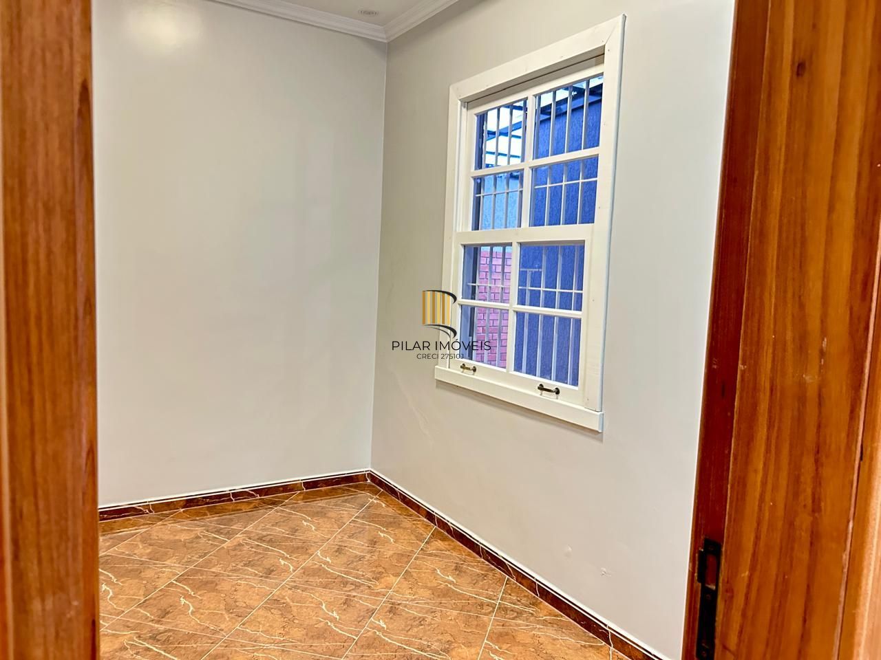 Casa 8 dormitórios, 5 banheiros e 6 vagas no Bairro São João Porto Alegre