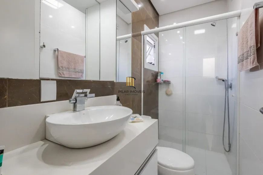 Sobrado com 3 suítes e 2 vagas no Jardim Itu Sabará