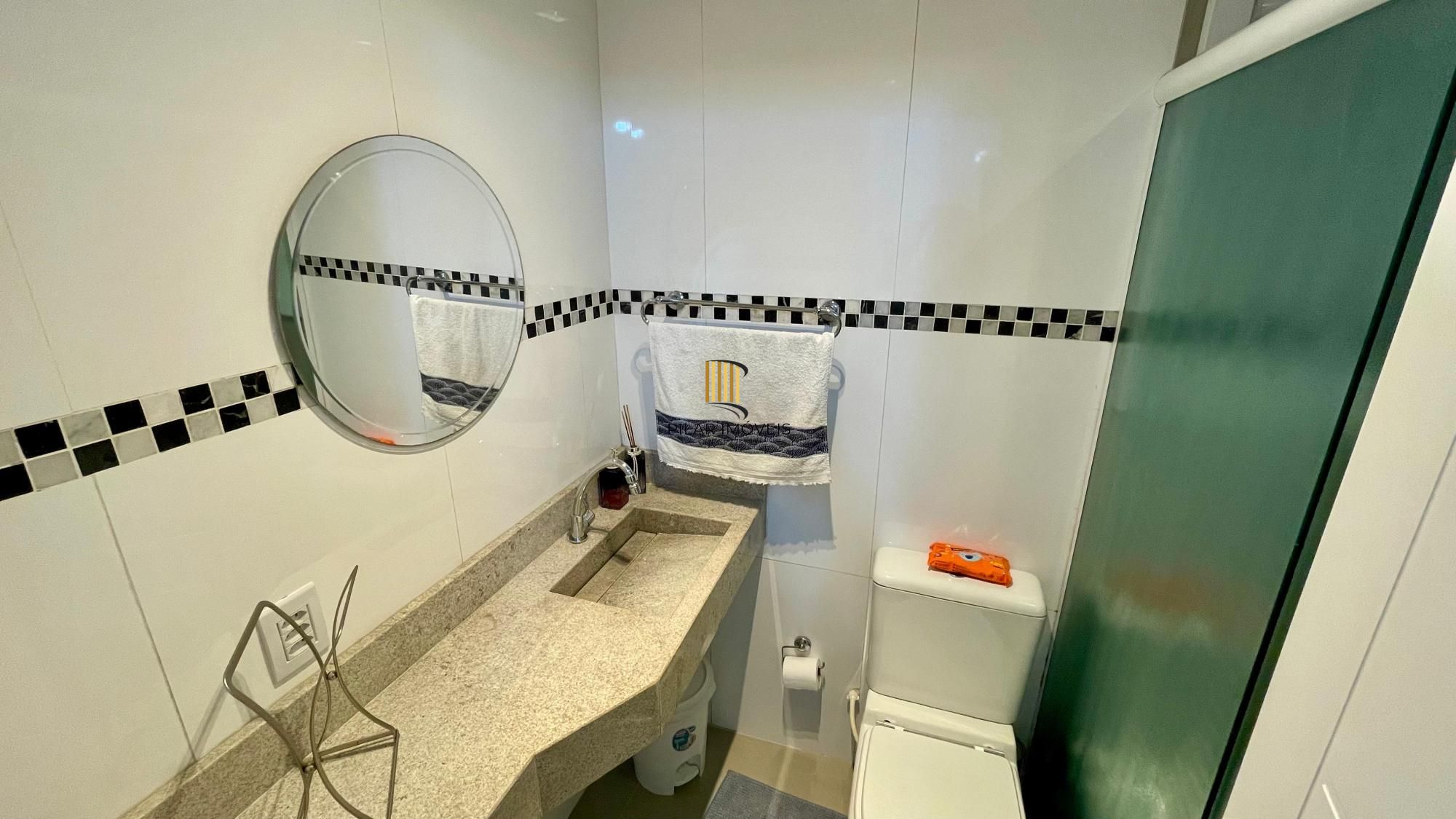 Casa térrea 100% mobiliada com 3 dormitórios, suíte, piscina e 3 vagas.