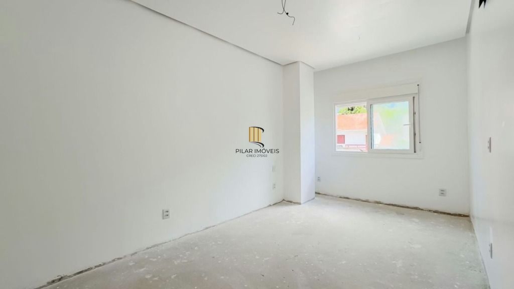 Casa térrea com 3 suítes, lavabo e 2 vagas.