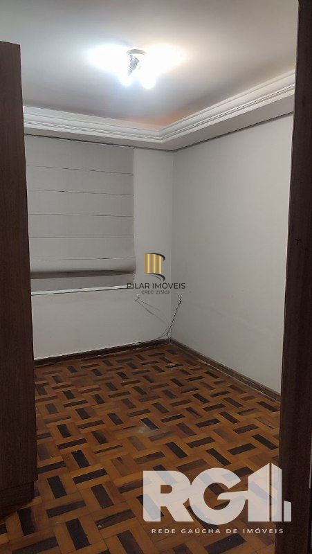 Apartamento a venda com 3 dormitórios, com sacada, de frente. Rua 24 de Outubro Auxiliadora.