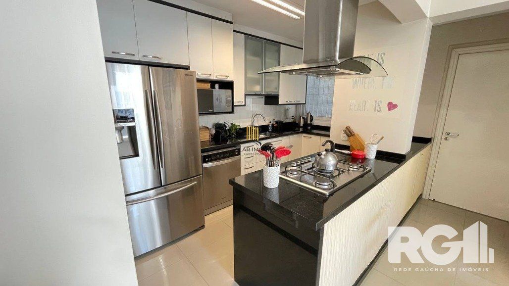 Casa 4 dormitórios no bairro Vila Ipiranga