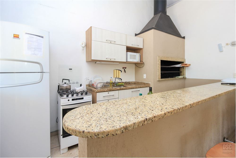Casa em condomínio com 3 dormitórios e pátio – São Sebastião