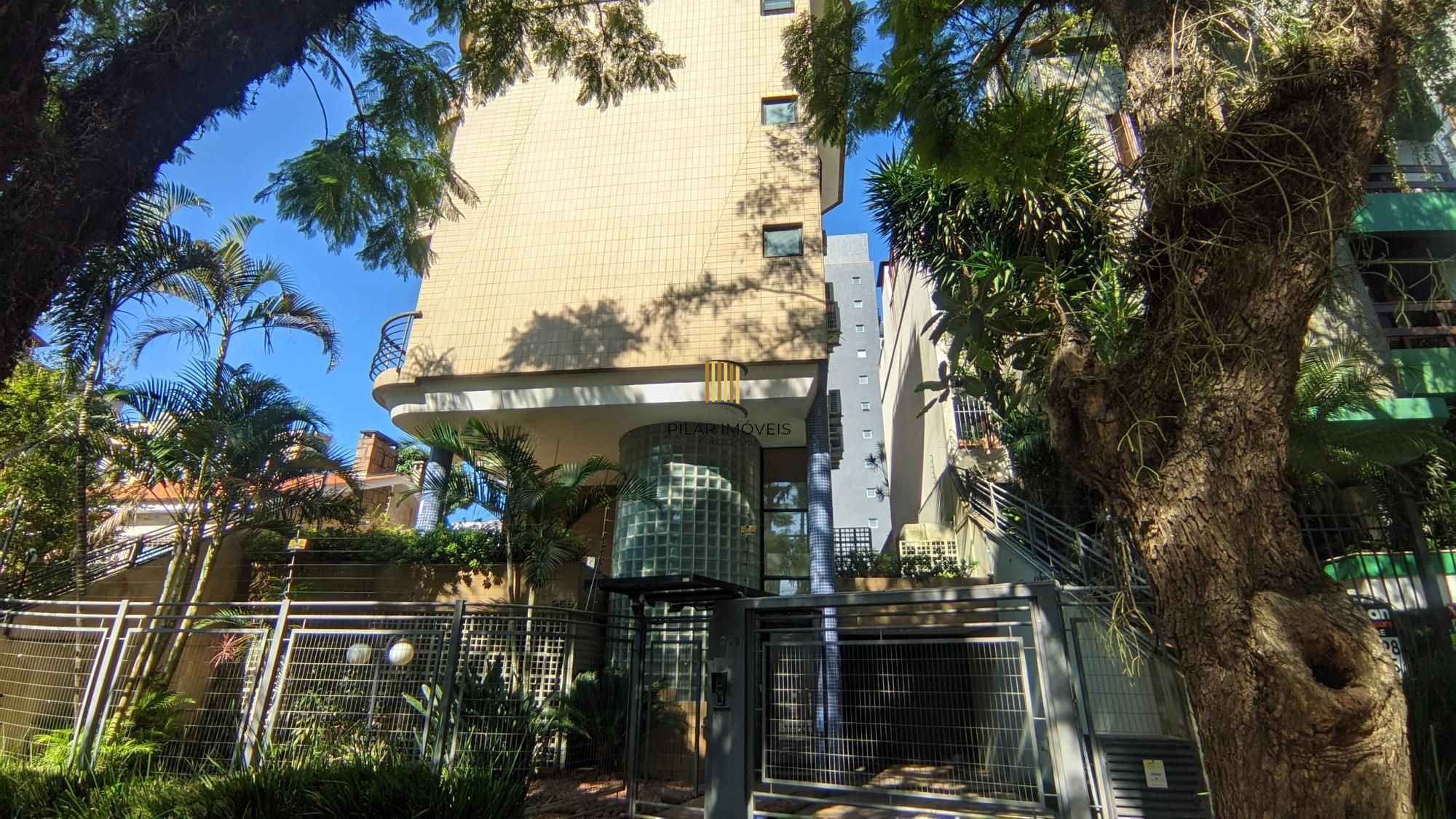 Cobertura com piscina 3 dorm, 2 vagas individuas, no bairro Petrópolis