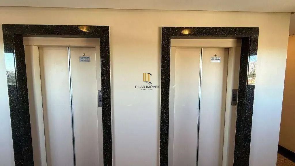 Cobertura com 4 dormitórios, 2 suítes, lavabo e 3 vagas de garagem.