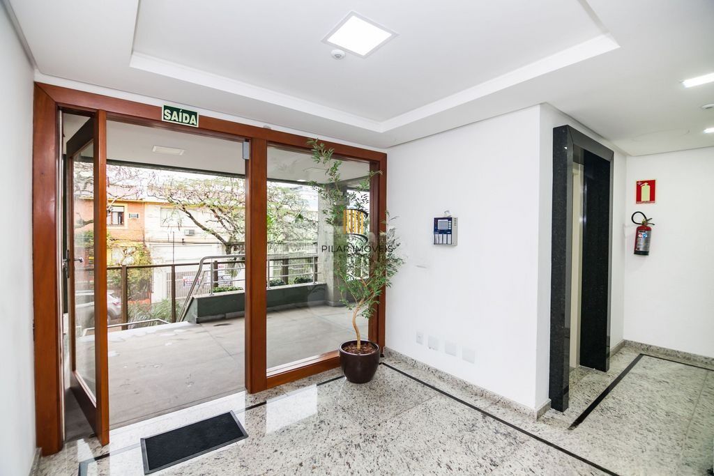 Apartamento 3 dormitórios com suíte e 2 vagas.