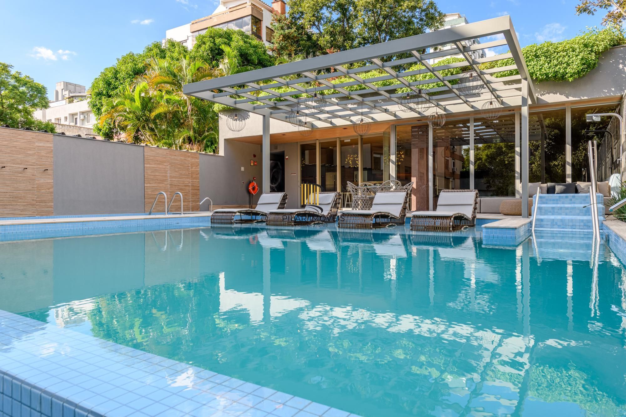 Apartamento Mobiliado 1 dorm e vaga no Mont Serrat - Porto Alegre