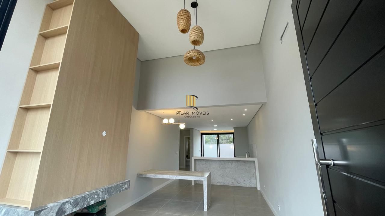 Casa em condomínio com 3 dormitórios 2 suíte 2 vagas.