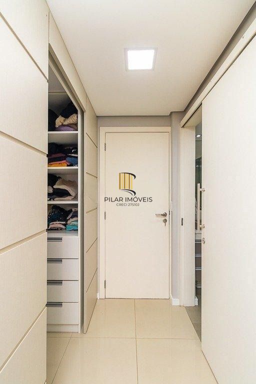 Casa em condomínio com 4 quartos, 2 suítes e 2 vagas à - Jardim Sabara