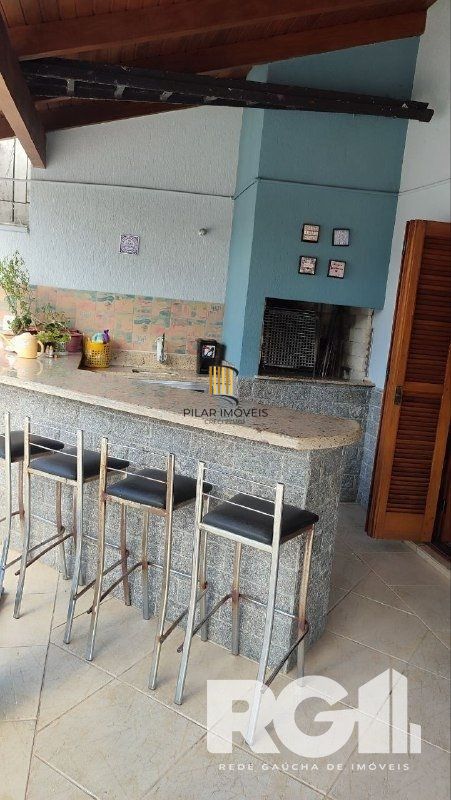 Casa com 3 dormitórios na Rua, Paulo Madureira Coelho, proximo ao novo Cesto, Morro Santana