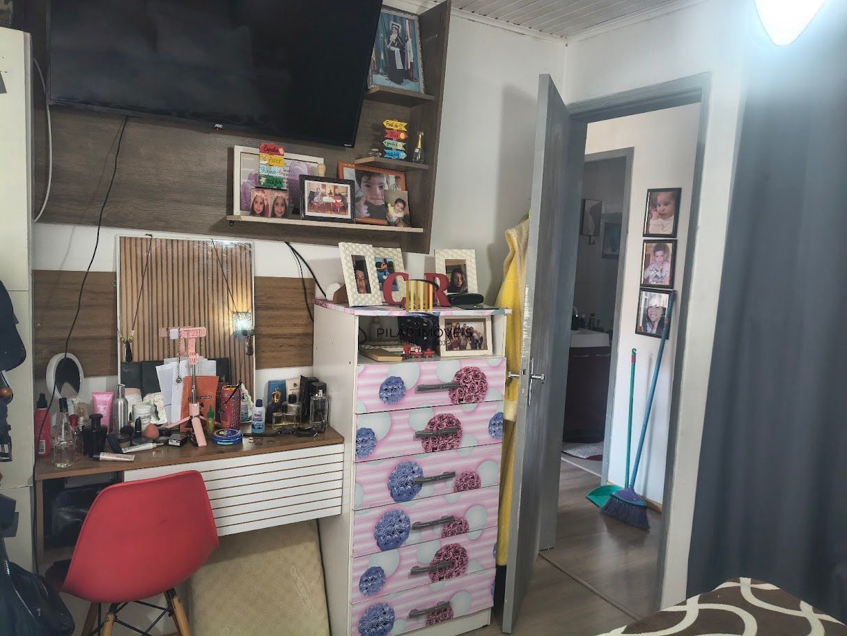 Casa de alvenaria com 3 dormitorios, e churrasquiera.  Jardim Carvalho