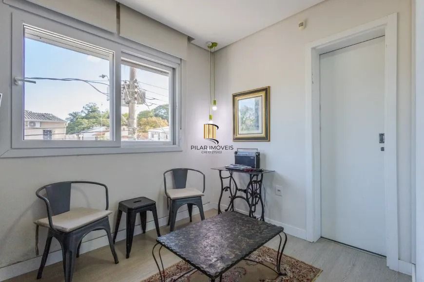 Sobrado com 3 suítes e 2 vagas no Jardim Itu Sabará