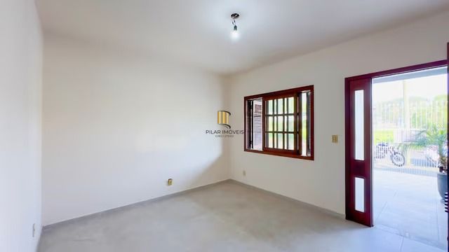 Casa térrea com 3 dormitórios, piscina, espaço gourmet com churrasqueira.