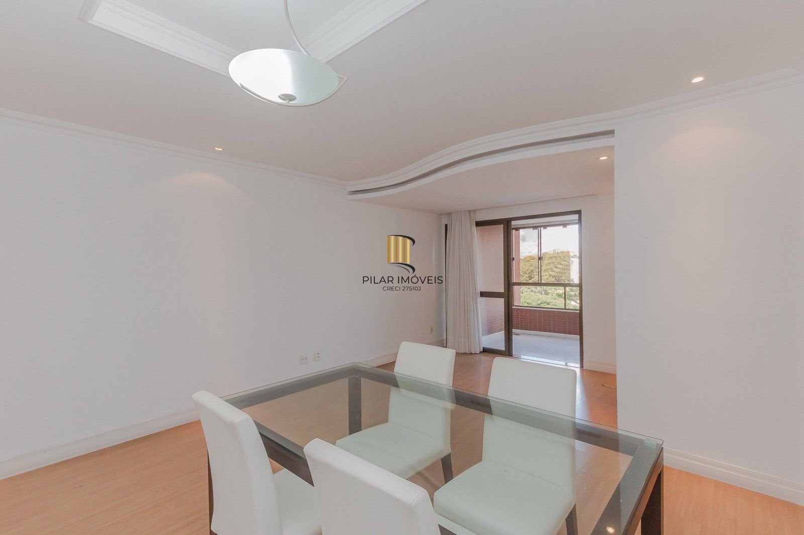 Apartamento de 4 dormitórios, sacada fechada com churrasqueira -Av. Panamericana