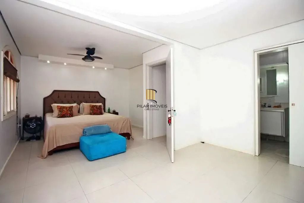 Sobrado com suíte, piscina e espaço gourmet no Jardim Sabará