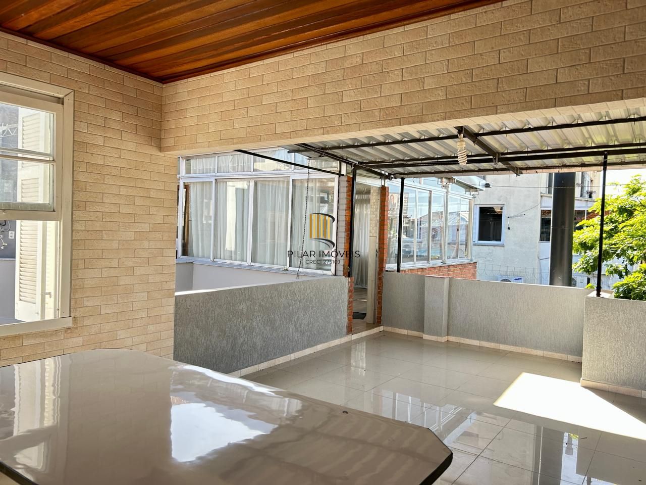 Casa 8 dormitórios, 5 banheiros e 6 vagas no Bairro São João Porto Alegre