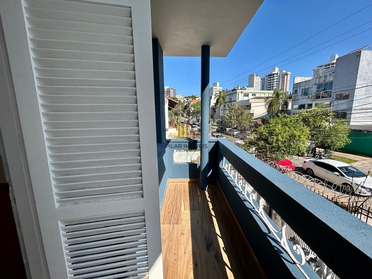 Casa 8 dormitórios, 5 banheiros e 6 vagas no Bairro São João Porto Alegre