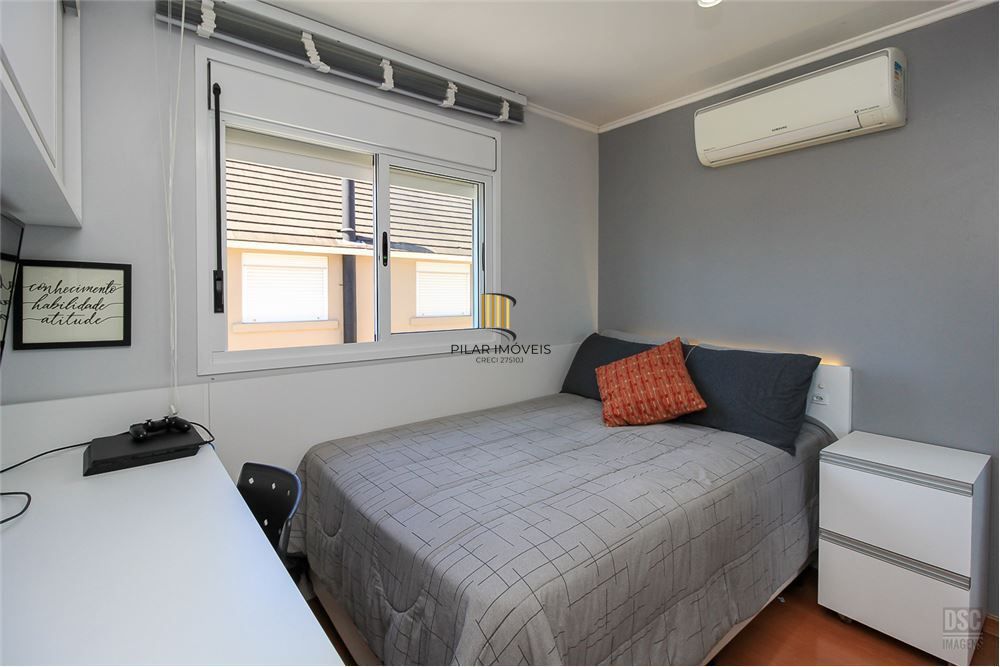 Casa em condomínio com 3 dormitórios e pátio – São Sebastião