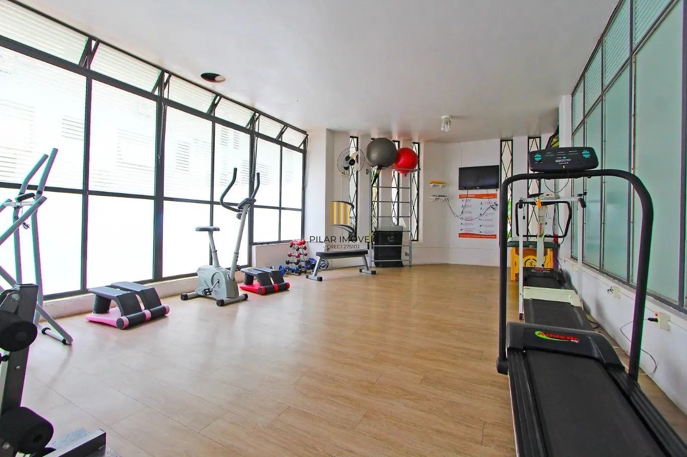 Apartamento com 3 quartos e 169m² com vista pro Guaiba, Av.  Independência, Porto Alegre.