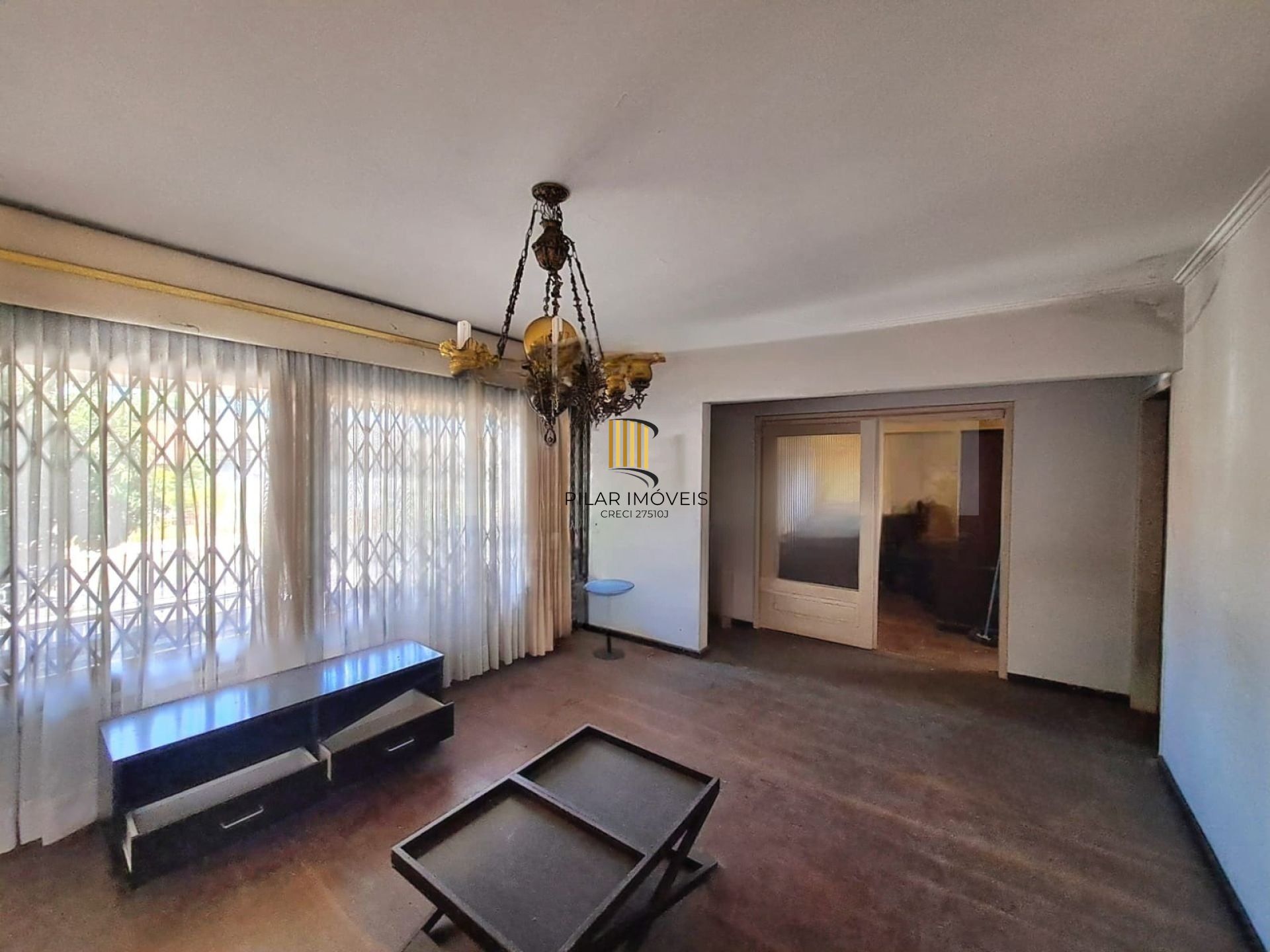 Casa com 3 dormitórios, pátio e área gourmet