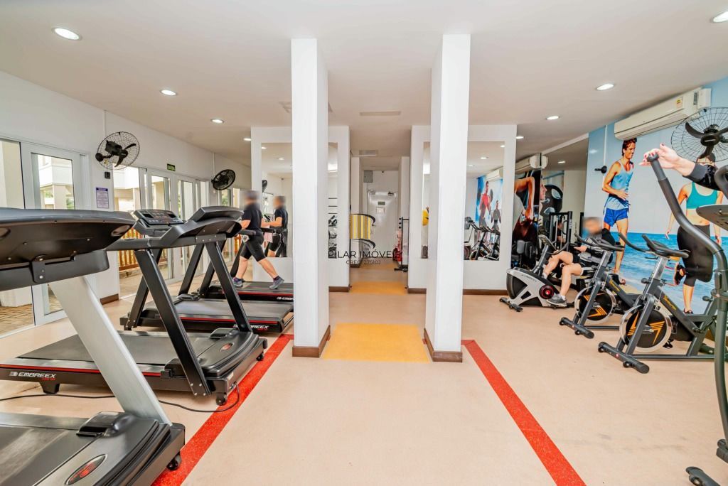 Apartamento semi-mobiliado com suíte e infraestrutura completa