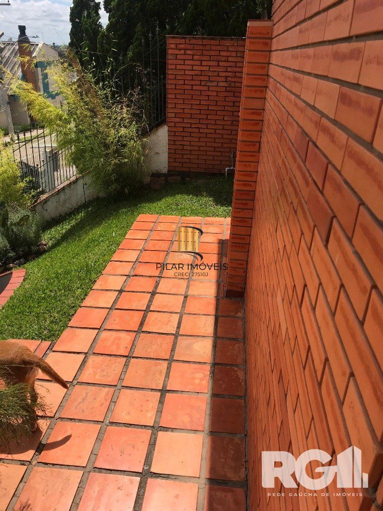 Casa 4 Dormitório(s) Bairro Jardim Sabará