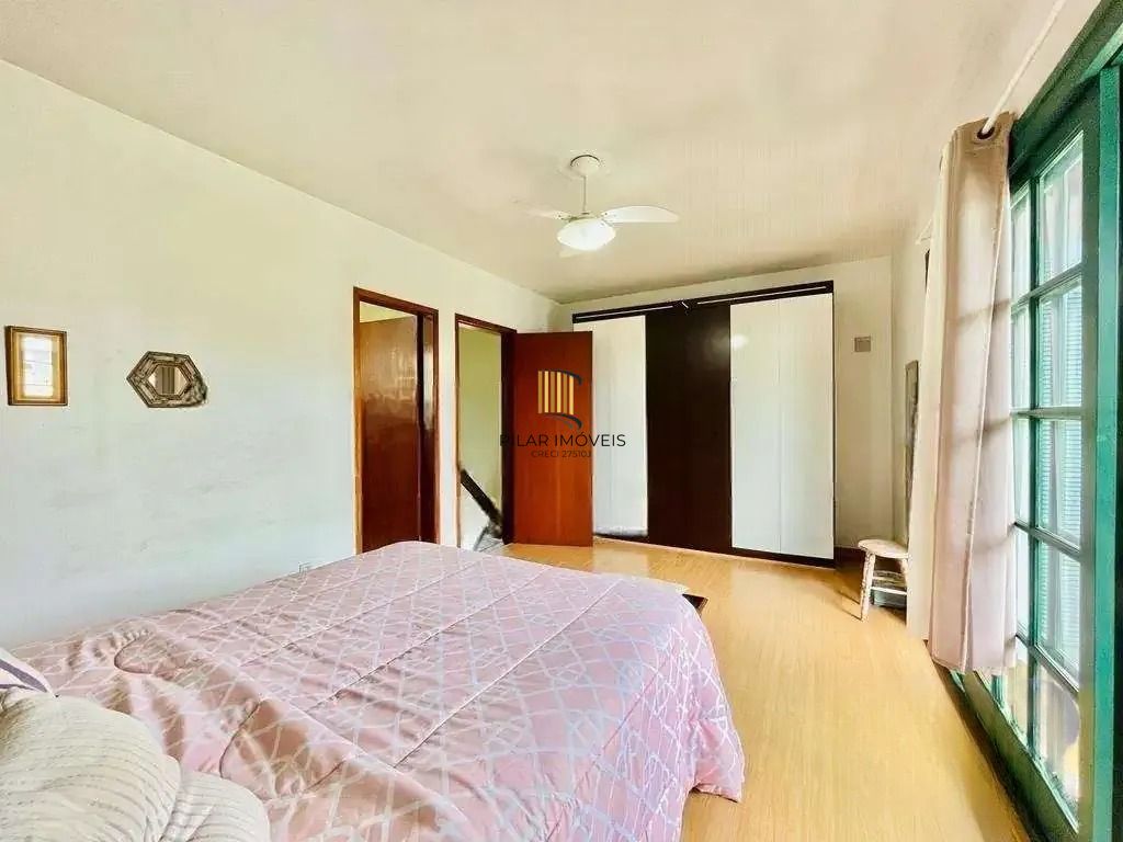 Casa térrea com 307m², 3 dormitórios, 2 suítes, 3 vagas.