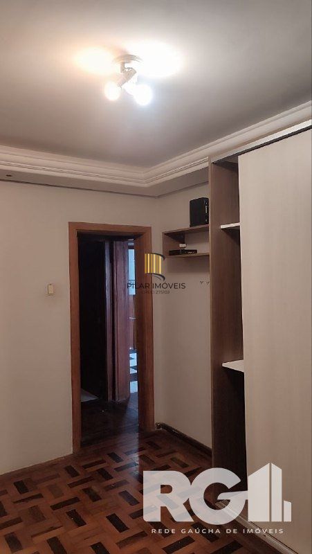 Apartamento a venda com 3 dormitórios, com sacada, de frente. Rua 24 de Outubro Auxiliadora.