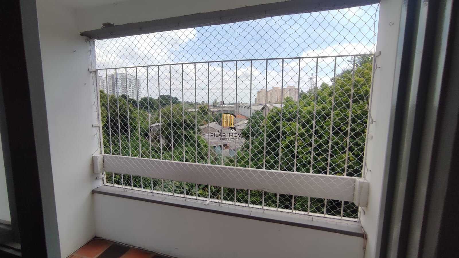 Apartamento 2 dorm com sacada, Mobiliado 1 vaga coberta Porto Alegre