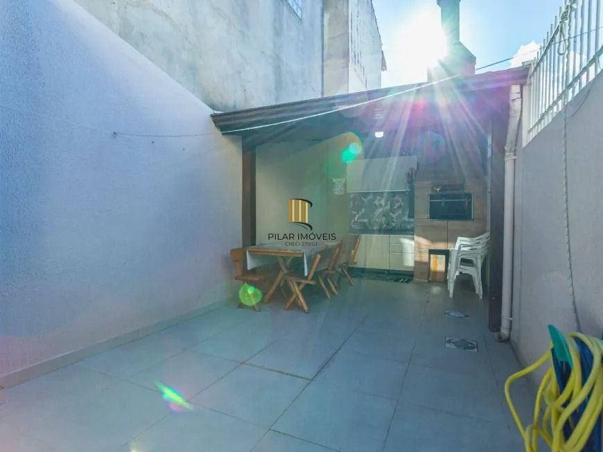 Casa sobrado, 2 dormitórios, 66m² privativos, no Jardim Leopoldina, Porto Alegre
