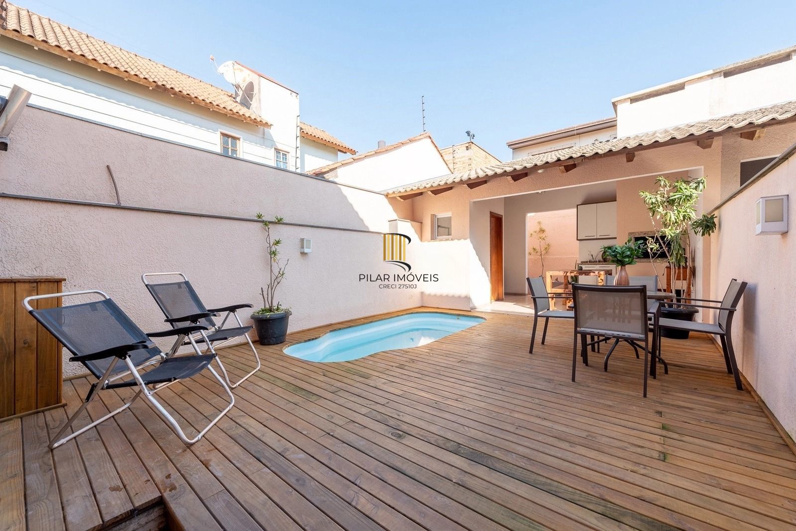 Sobrado moderno com 3 dor, suíte, piscina e espaço gourmet no Jardim Itu