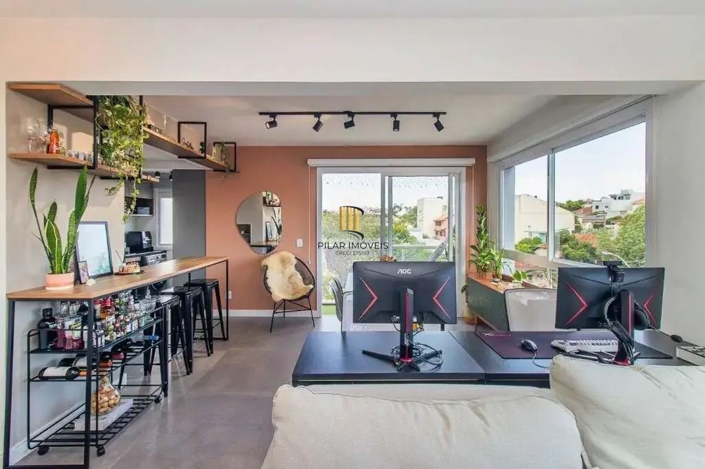 Apartamento mobiliado com sacada e vaga na Vila Ipiranga