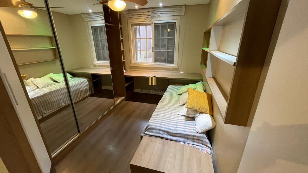 Casa de Condomínio 3 dormitórios no bairro Chácara das Pedras
