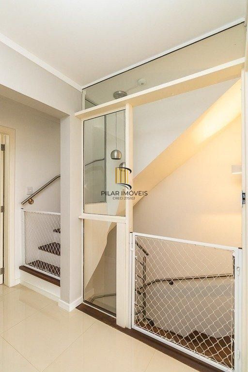 Casa em condomínio com 4 quartos, 2 suítes e 2 vagas à - Jardim Sabara