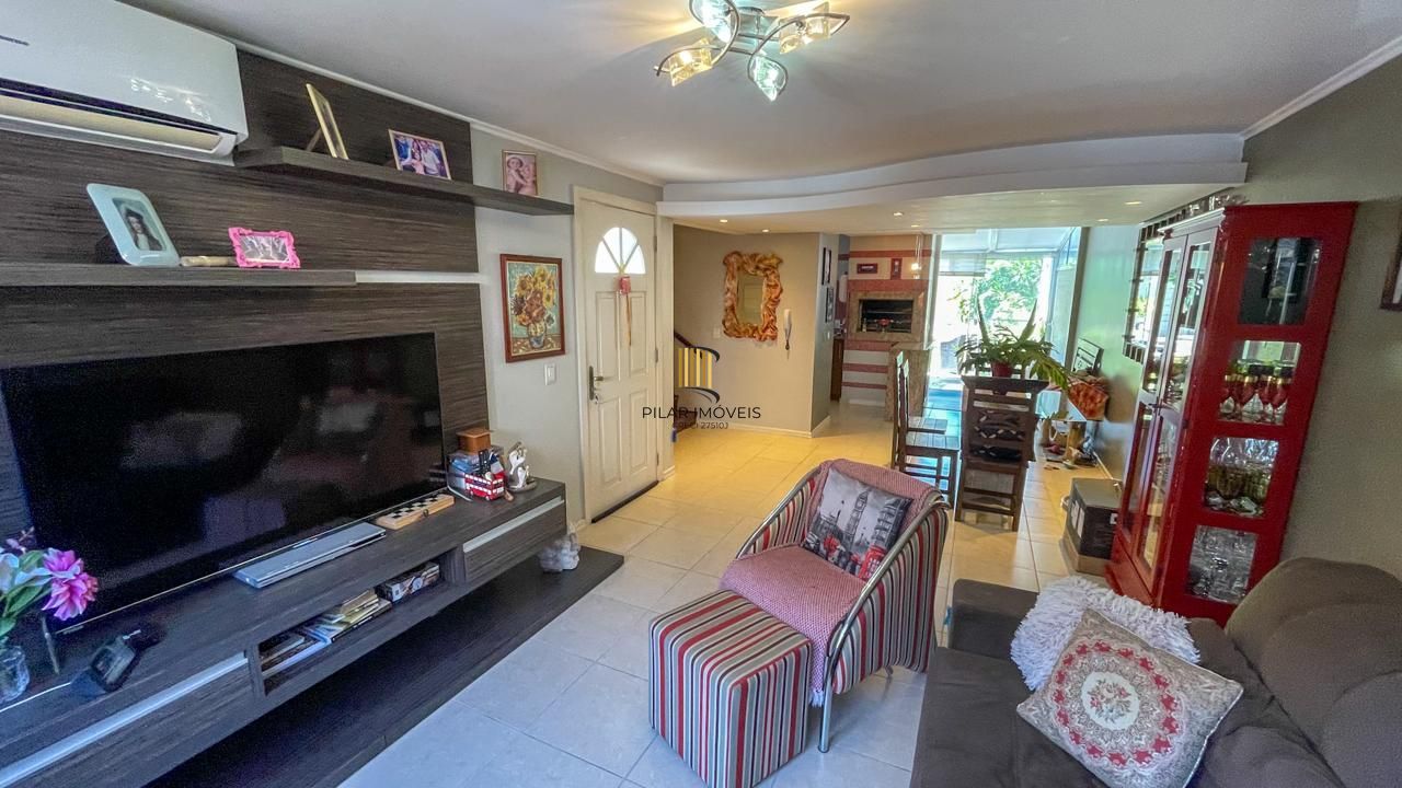 Casa em Condomínio 4 Dormitórios com Suíte no Lindoia - Porto Alegre