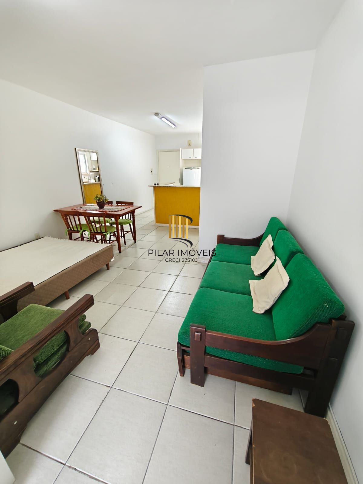 Apartamento Mobiliado 2 Dormitórios com Vaga Coberta,  Centro, Capão da Canoa
