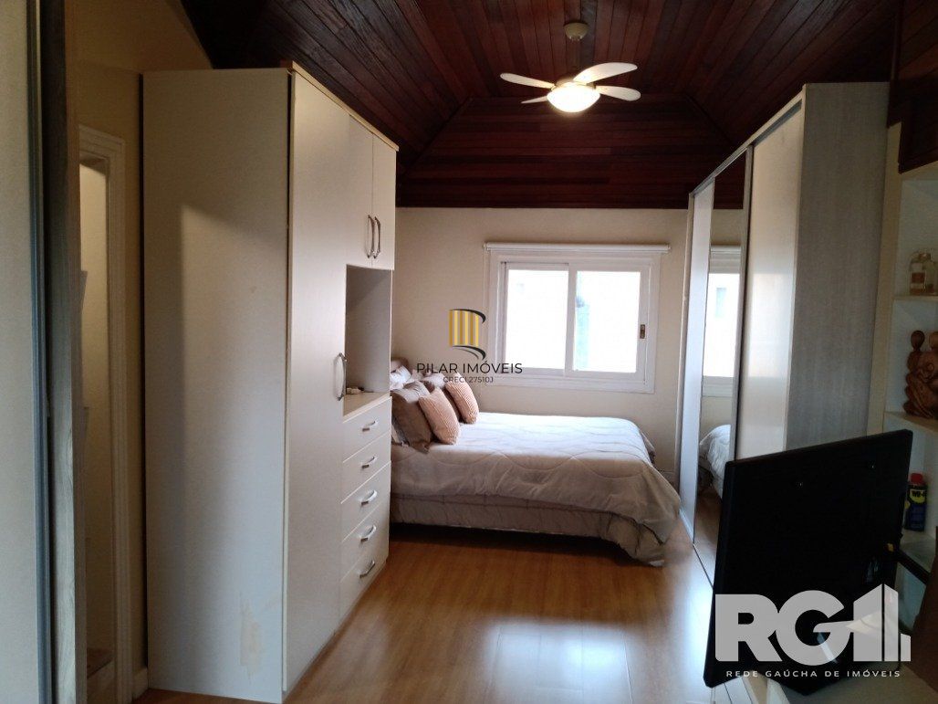 Casa de Condomínio 4 dormitórios no bairro Chácara das Pedras