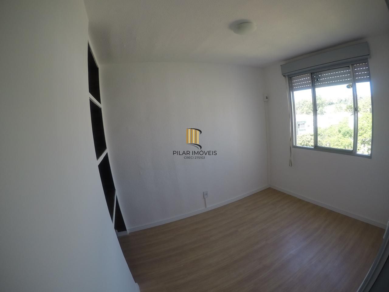 Apartamento com 2 dormitórios totalmente reformado com 2 vagas rotativas.