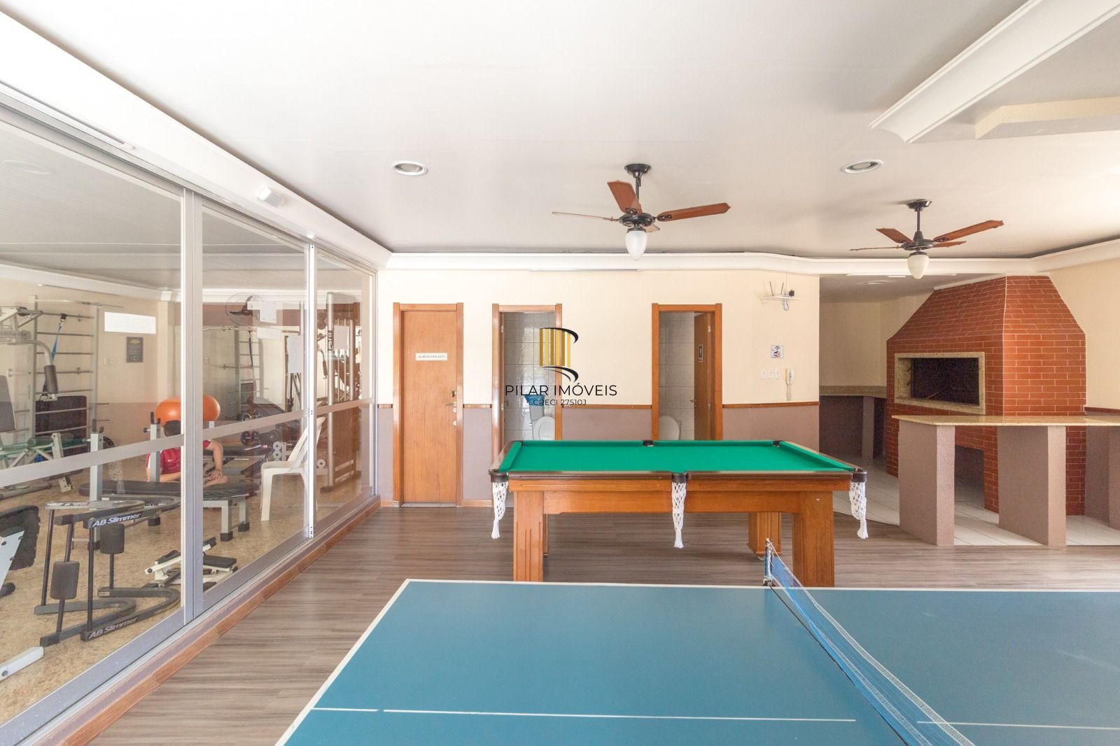 Apartamento 2 dormitórios com sacada e vaga no Jardim Lindoia