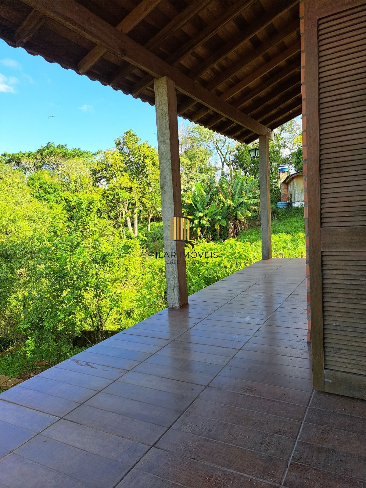 Sobrado 200m² privativos, 4 dormitórios 1 suíte e 2 vagas cobertas - Gravataí