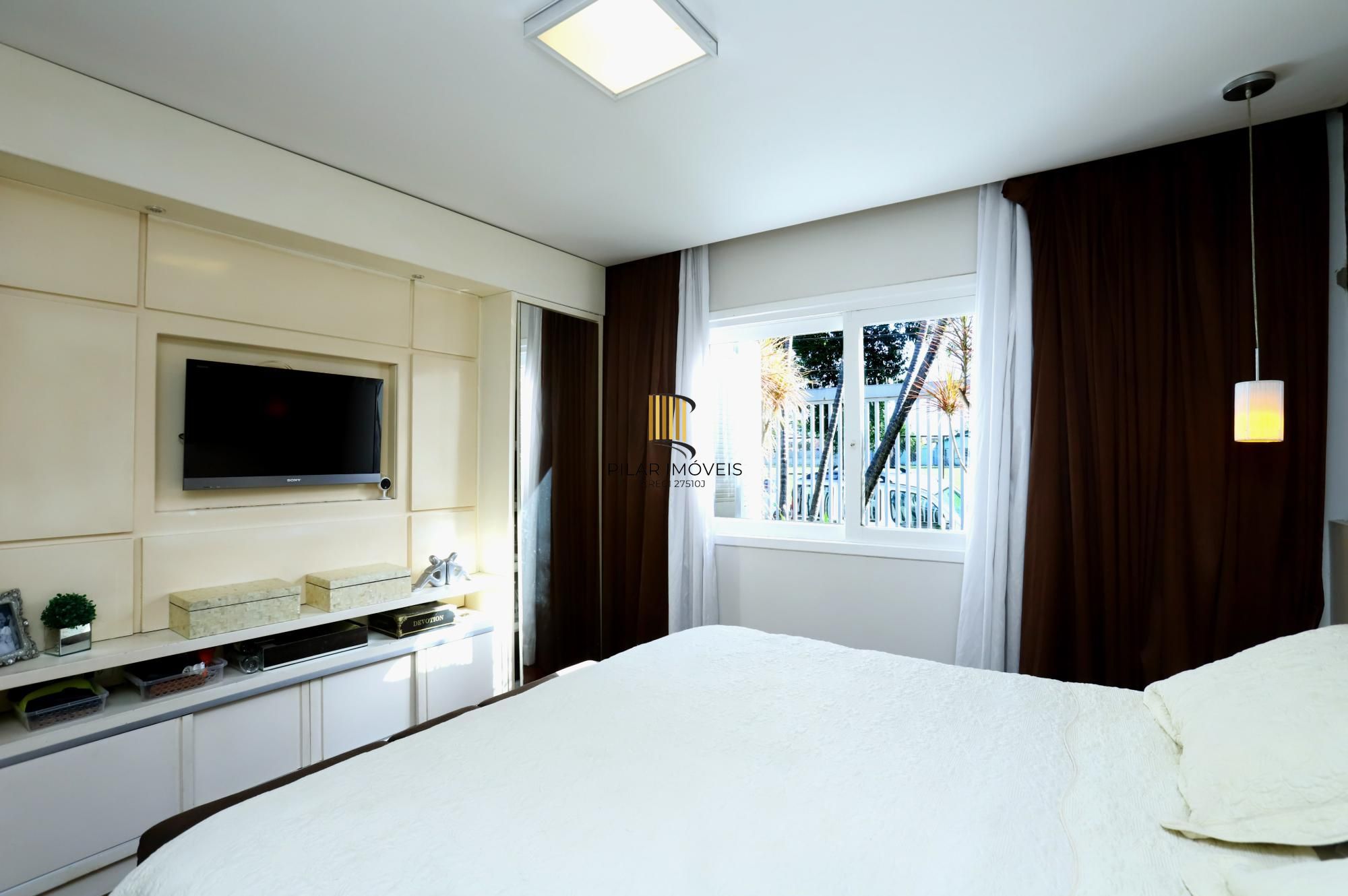 Casa mobiliada com suíte, patio e espaço gourmet completo