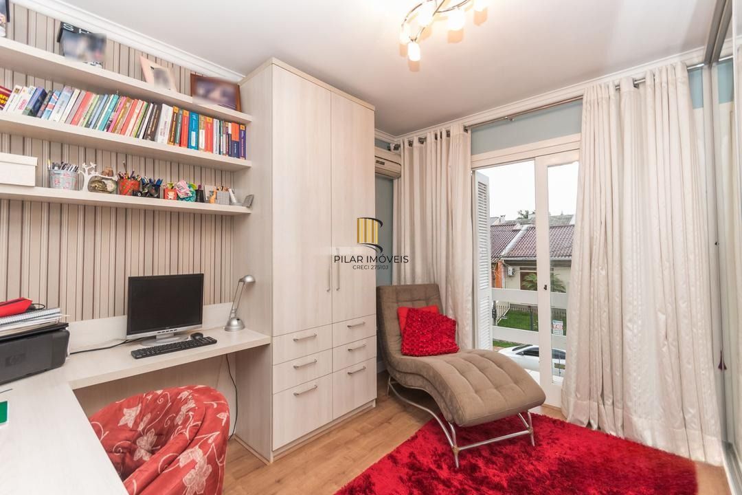 Casa com 3 dormitórios, 01 suíte, 03 vagas