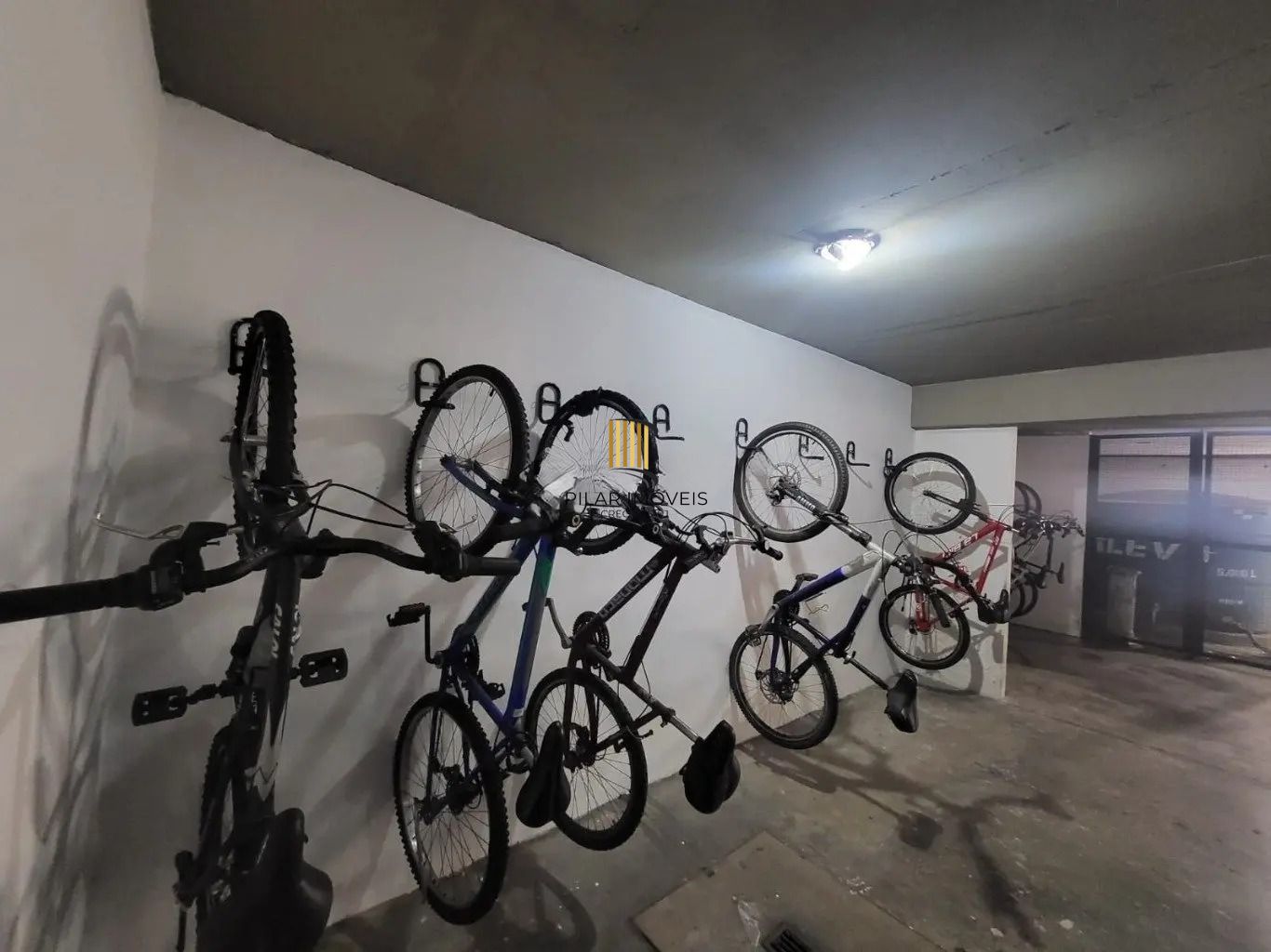 Apartamento com 1 quarto e 53m² à venda em Menino Deus, Porto Alegre.