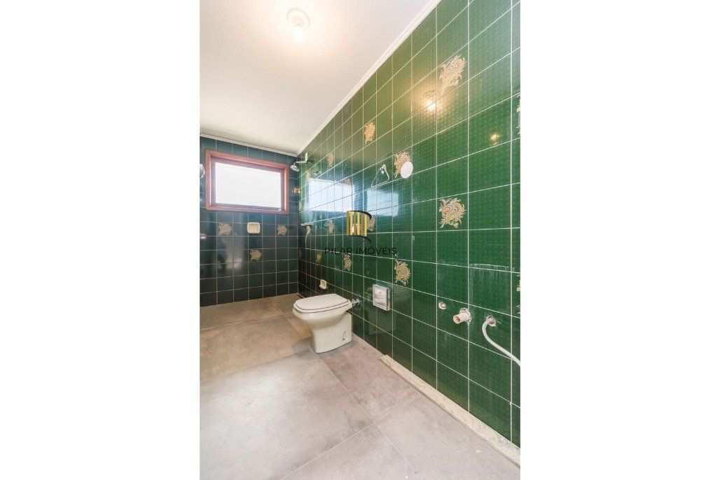 Casa com piscina, 3 dormitórios, 258m² privativos, no Jardim Itu.