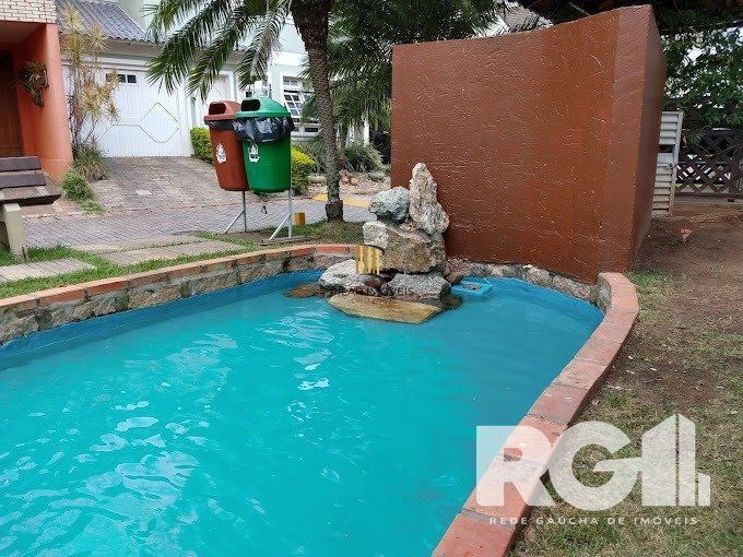 Casa de Condomínio 5 dormitórios no bairro Sarandi