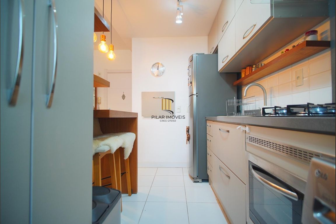 Apartamento garden semimobiliado 2 dormitórios, e vaga pra 2 carros.