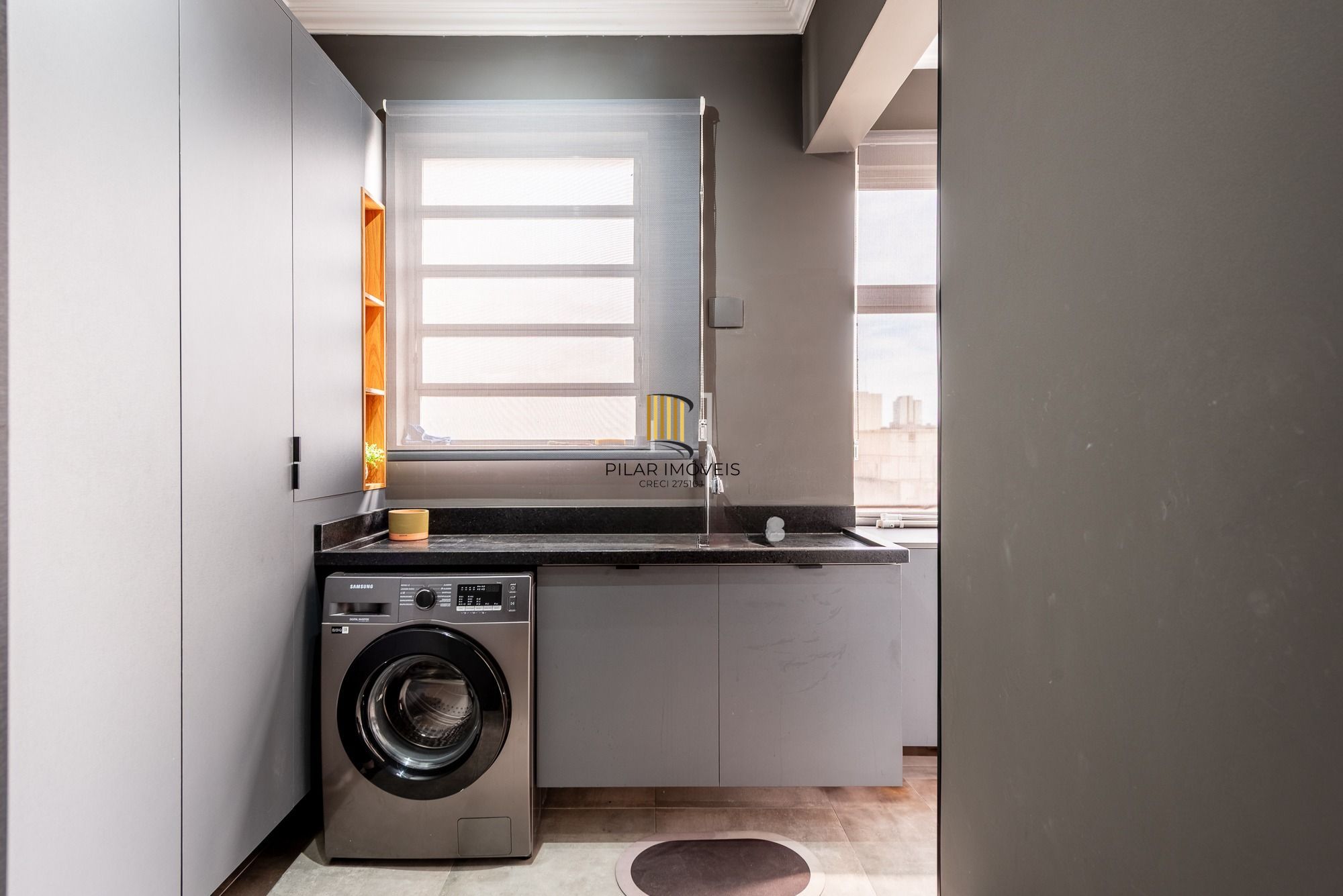Apartamento com 295m² e 3 dormitórios, 1 suíte, 2 vagas individuais, no bairro Independência