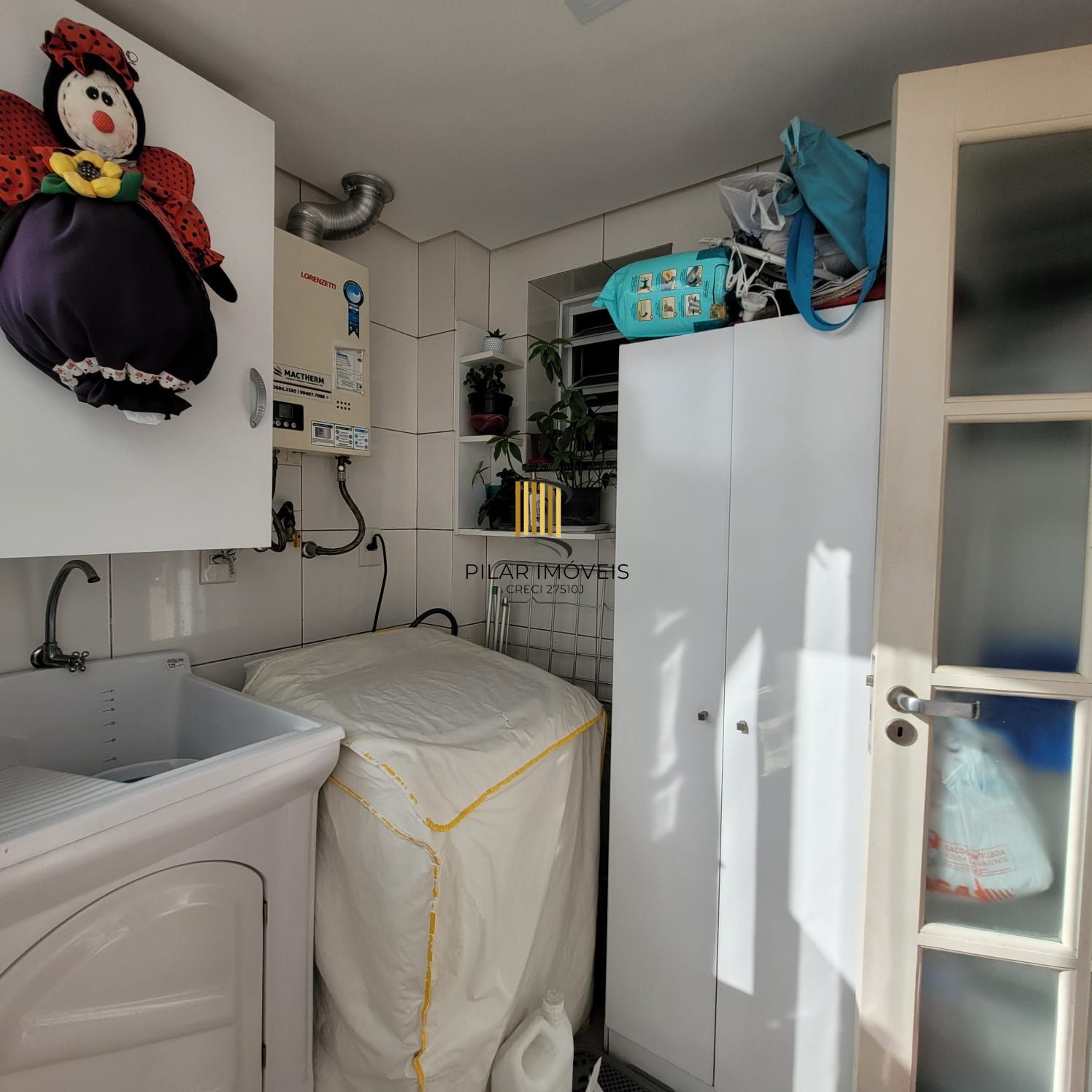 Apartamento com terraço, sacada, churrasqueira, 1 dor no Centro de Tramandaí