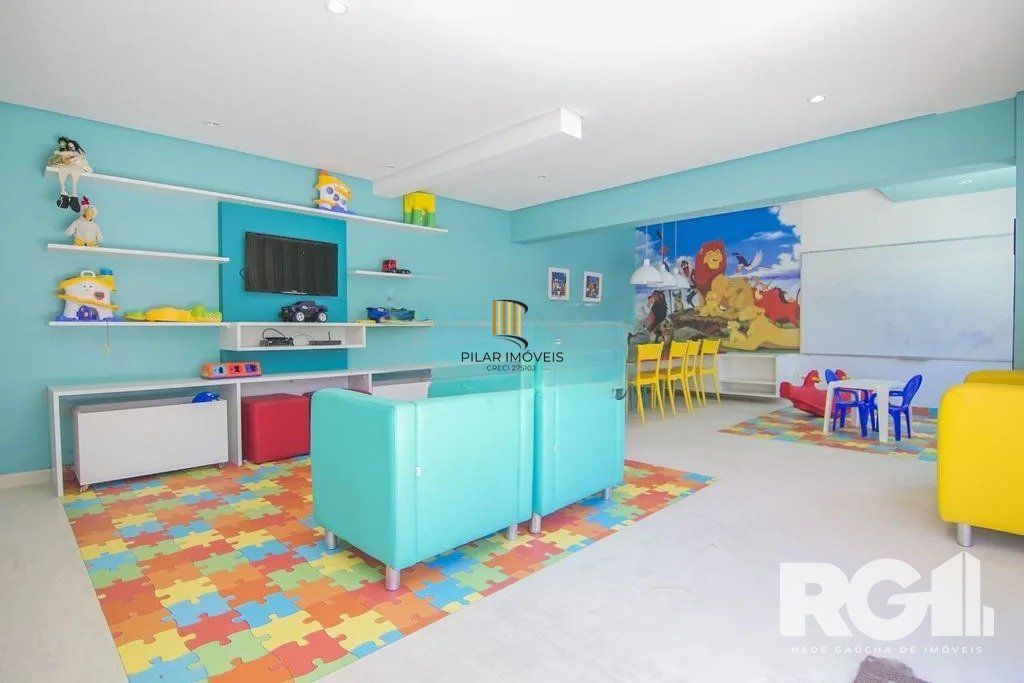 Apartamento com 94m², 3 quartos, 1 suíte, 2 vagas, no bairro Cristo Redentor em Porto Alegre..