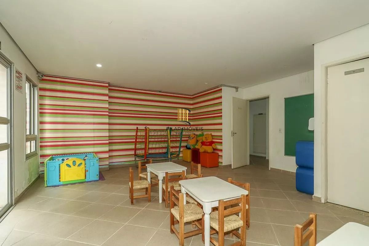 Mobiliado 2 dorm,1 suíte e vaga coberta - Ary Tarrago